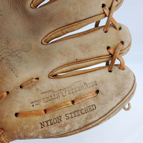 VTG 1663 T&C Baseball Glove Mitt 11" Right Hand Throw Leather Grain Steerhide - Picture 4 of 12